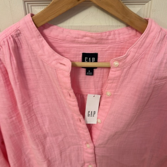 NWT Gap Barbie pink crinkle gauze button down shirt size Large - Picture 3 of 6